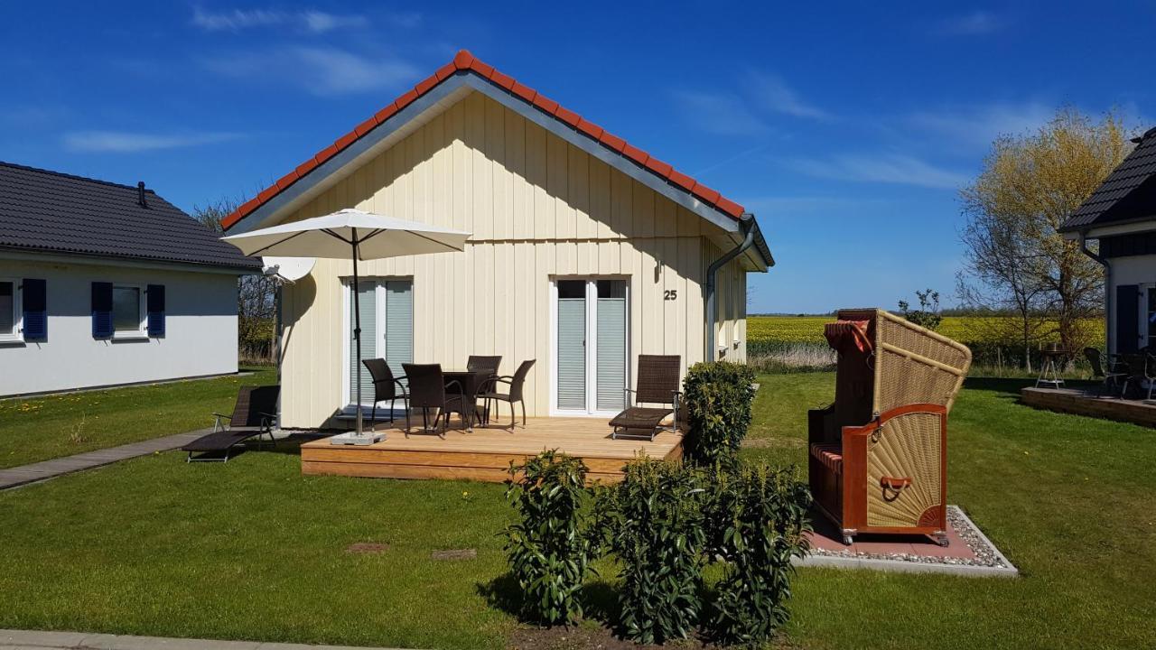 Ferienhaus Seestern Altefähr エクステリア 写真