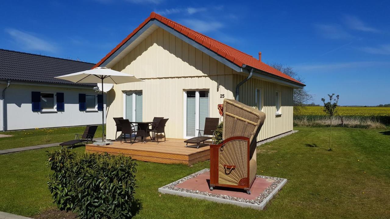 Ferienhaus Seestern Altefähr エクステリア 写真