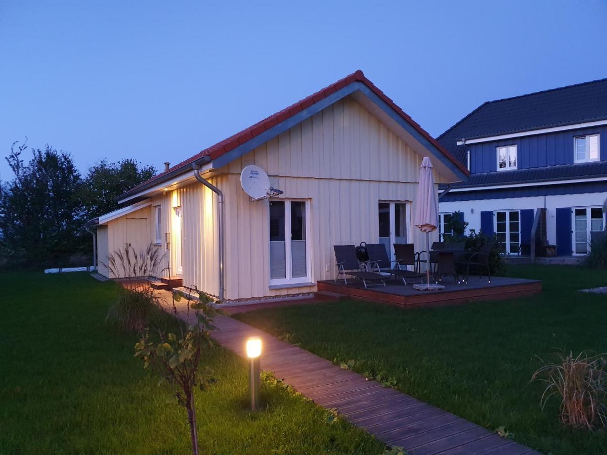 Ferienhaus Seestern Altefähr エクステリア 写真